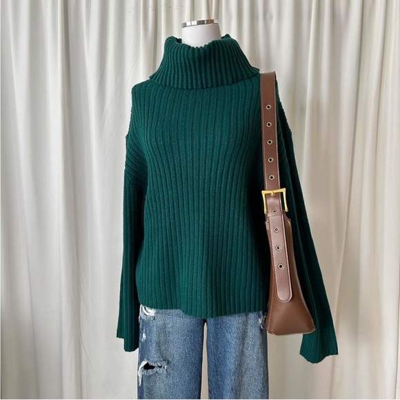 Green White House Black Market ribbed turtleneck sweater Large. - Picture 6 of 8
